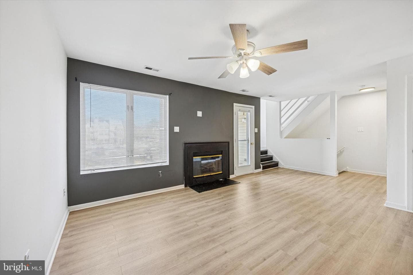 238 Colette Court photo 2