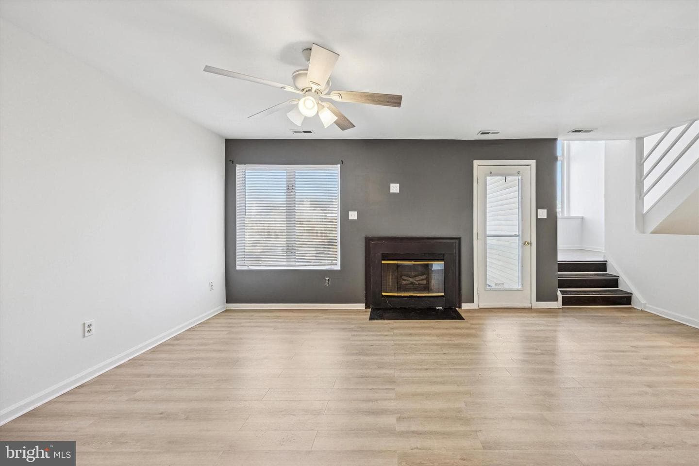238 Colette Court photo 3