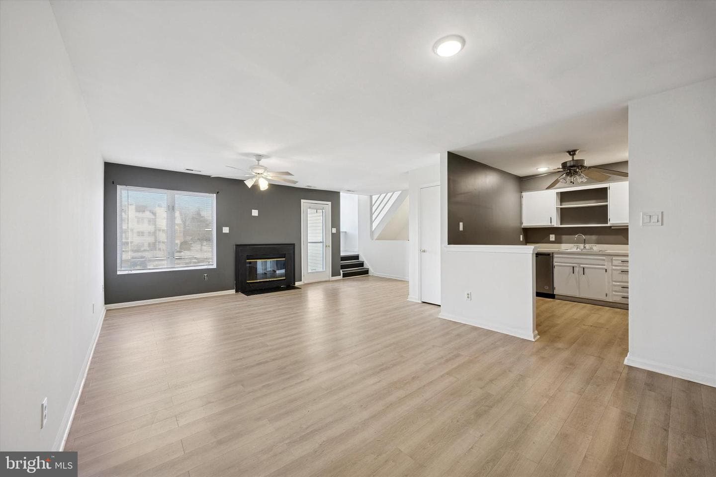 238 Colette Court photo 4