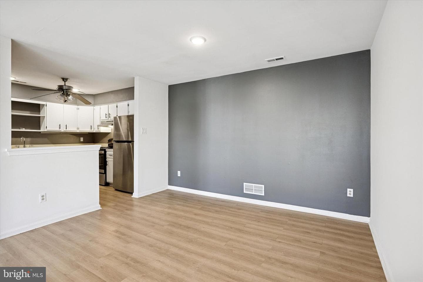 238 Colette Court photo 8