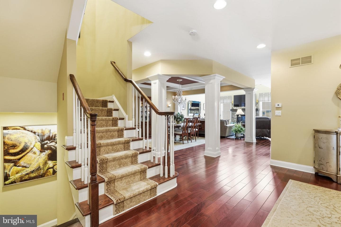 1246 Saint James Drive photo 4