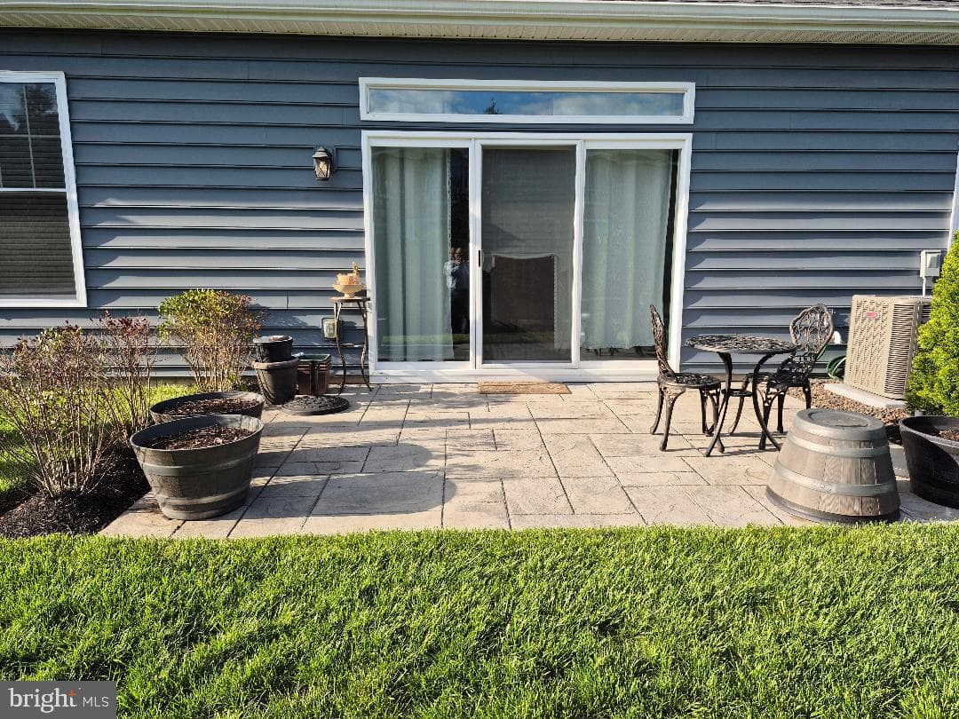 909 Holden Court photo 18
