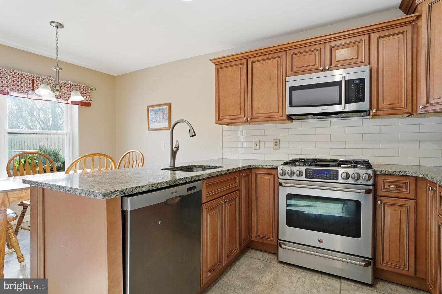 1613 Lakeview Circle photo 11