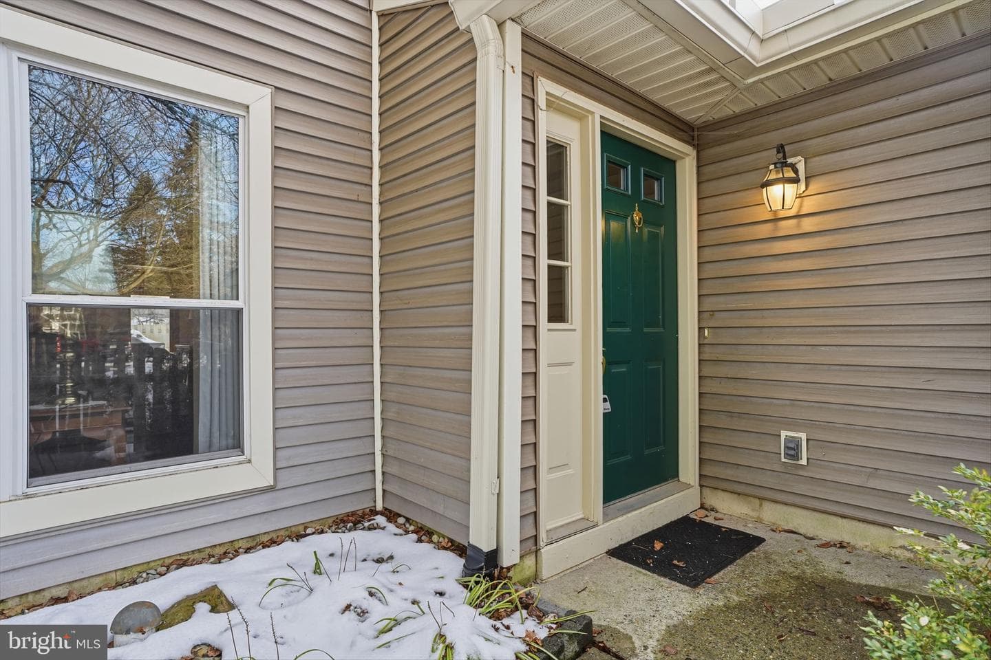 1613 Lakeview Circle photo 5