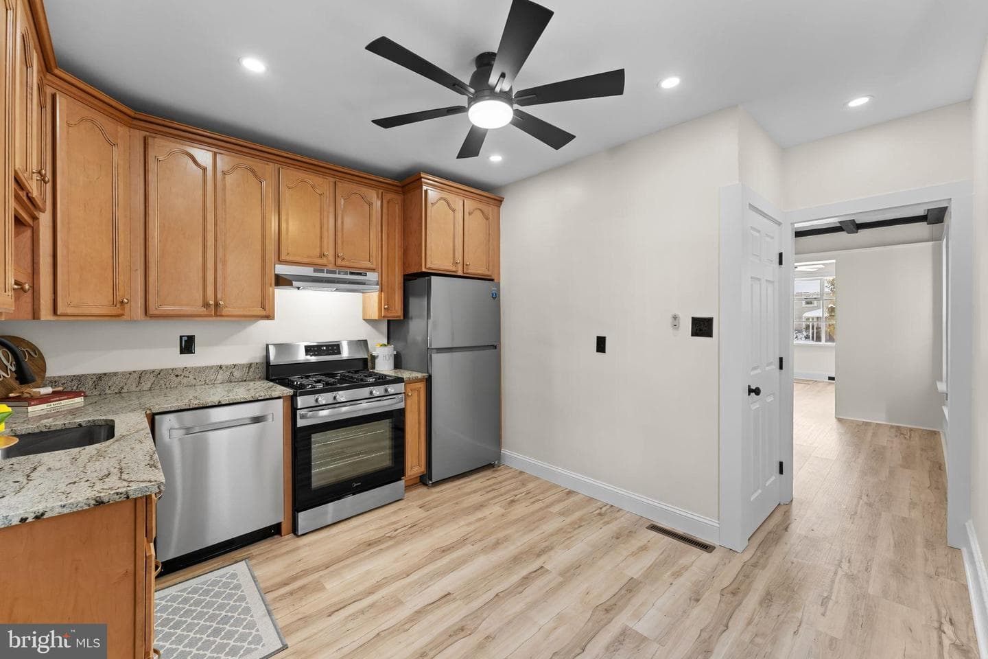 717 W Broad Street photo 8