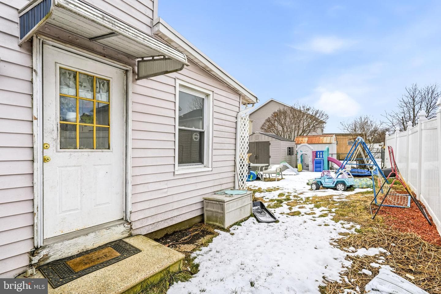 876 Williams Avenue photo 25