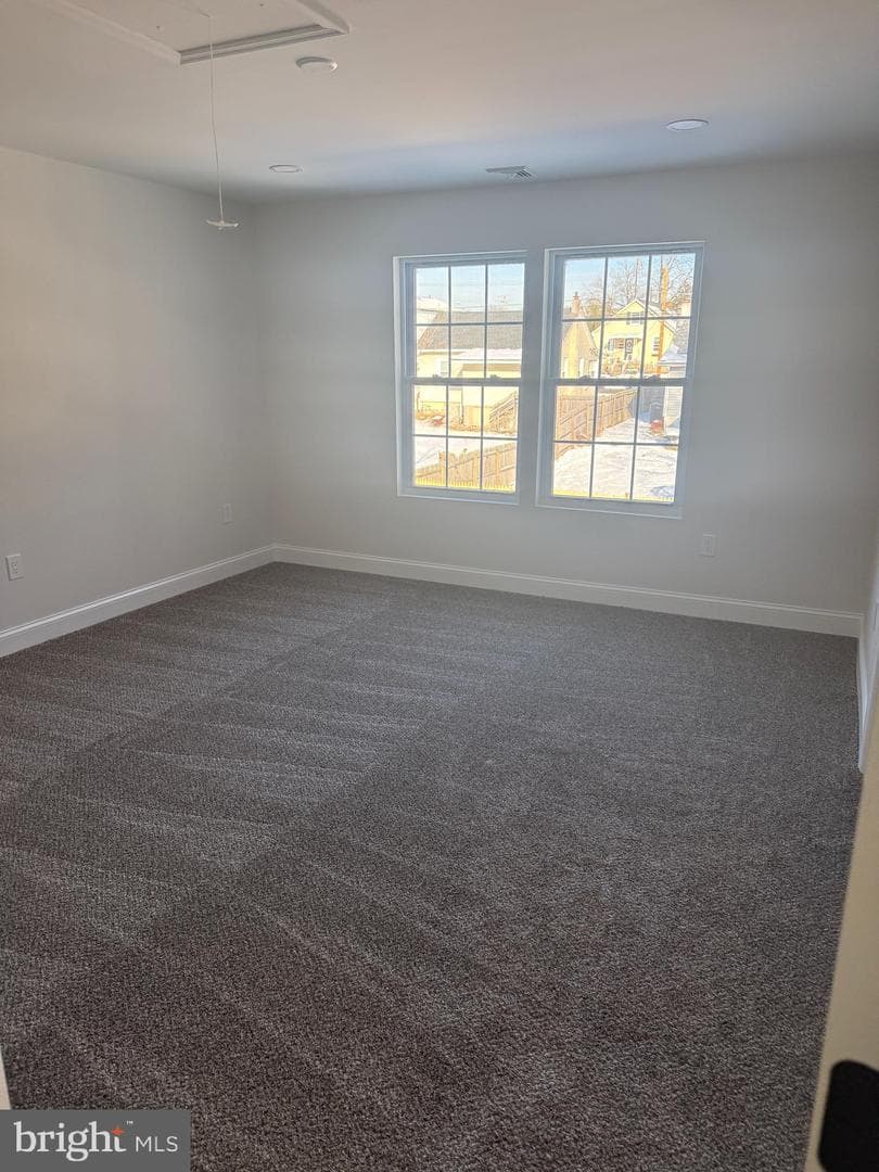 535 Princess Ave photo 10