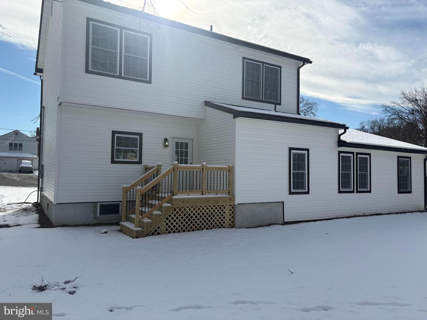 535 Princess Ave photo 2