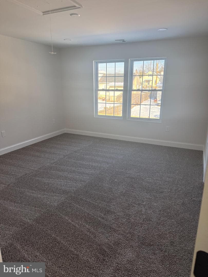 535 Princess Ave photo 8