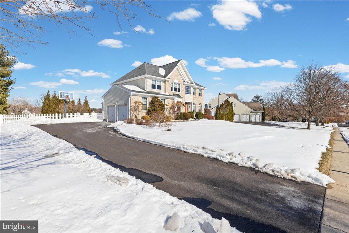 131 Nottingham Drive photo 3