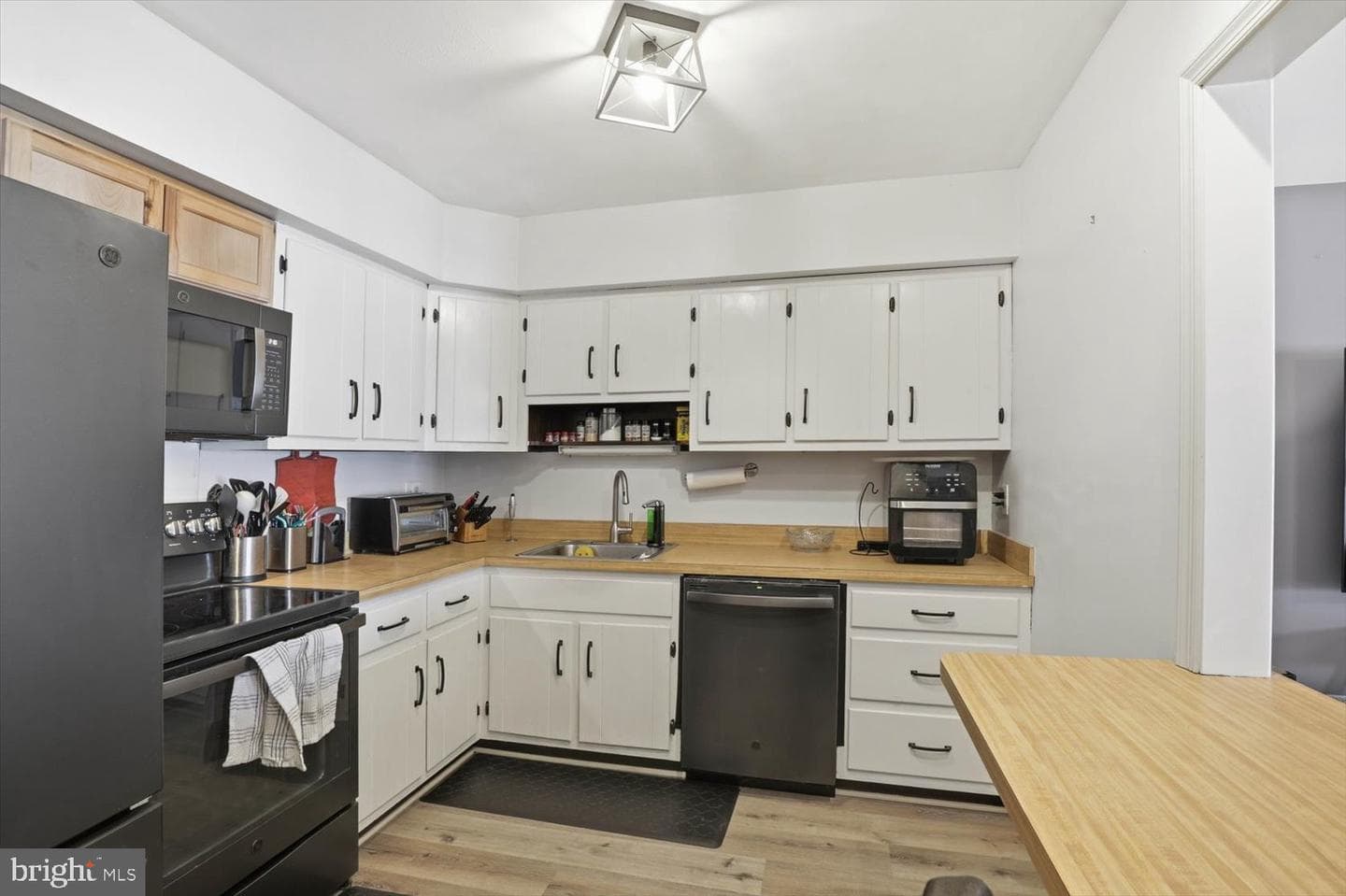 200 Hughes Avenue photo 16