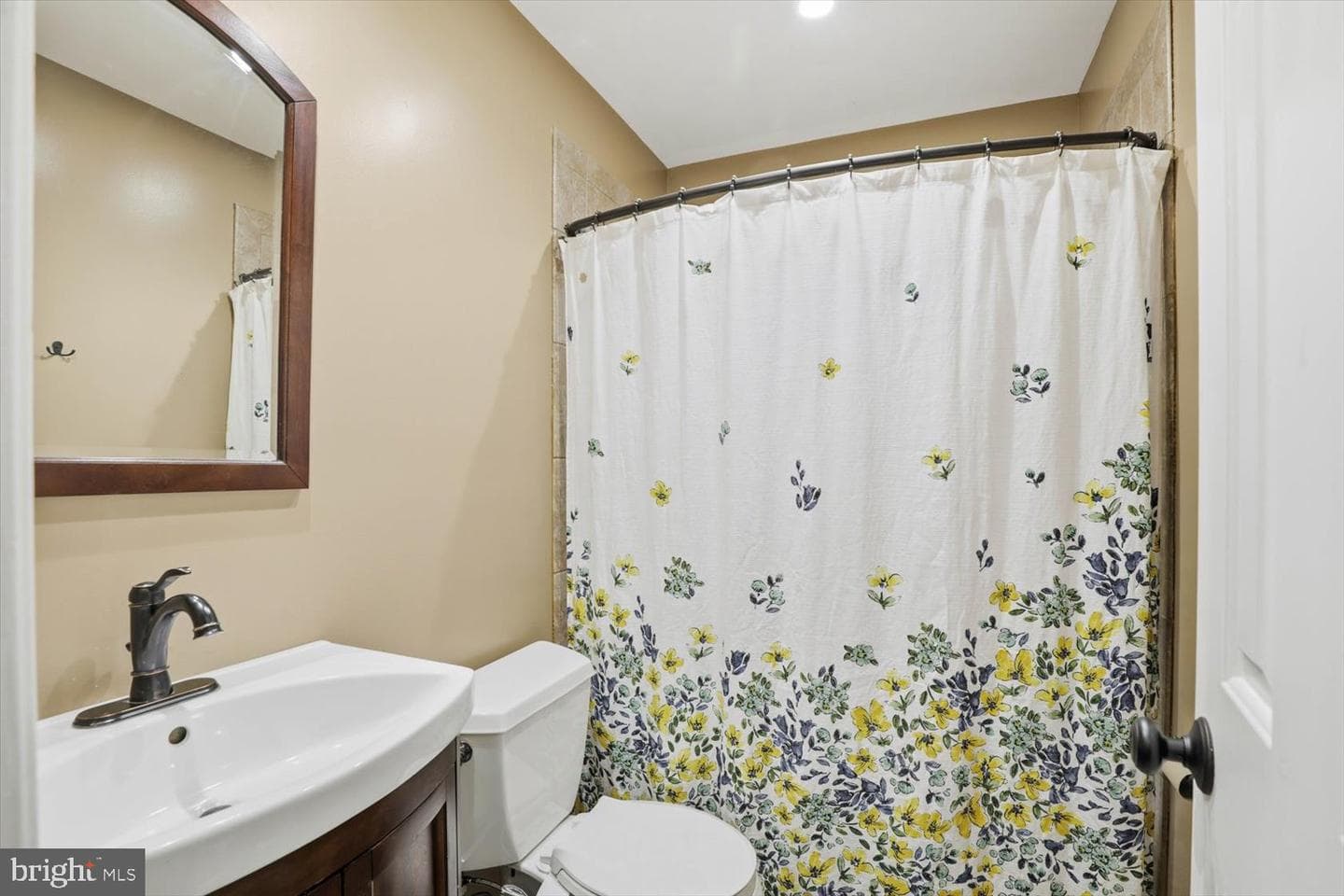 200 Hughes Avenue photo 26