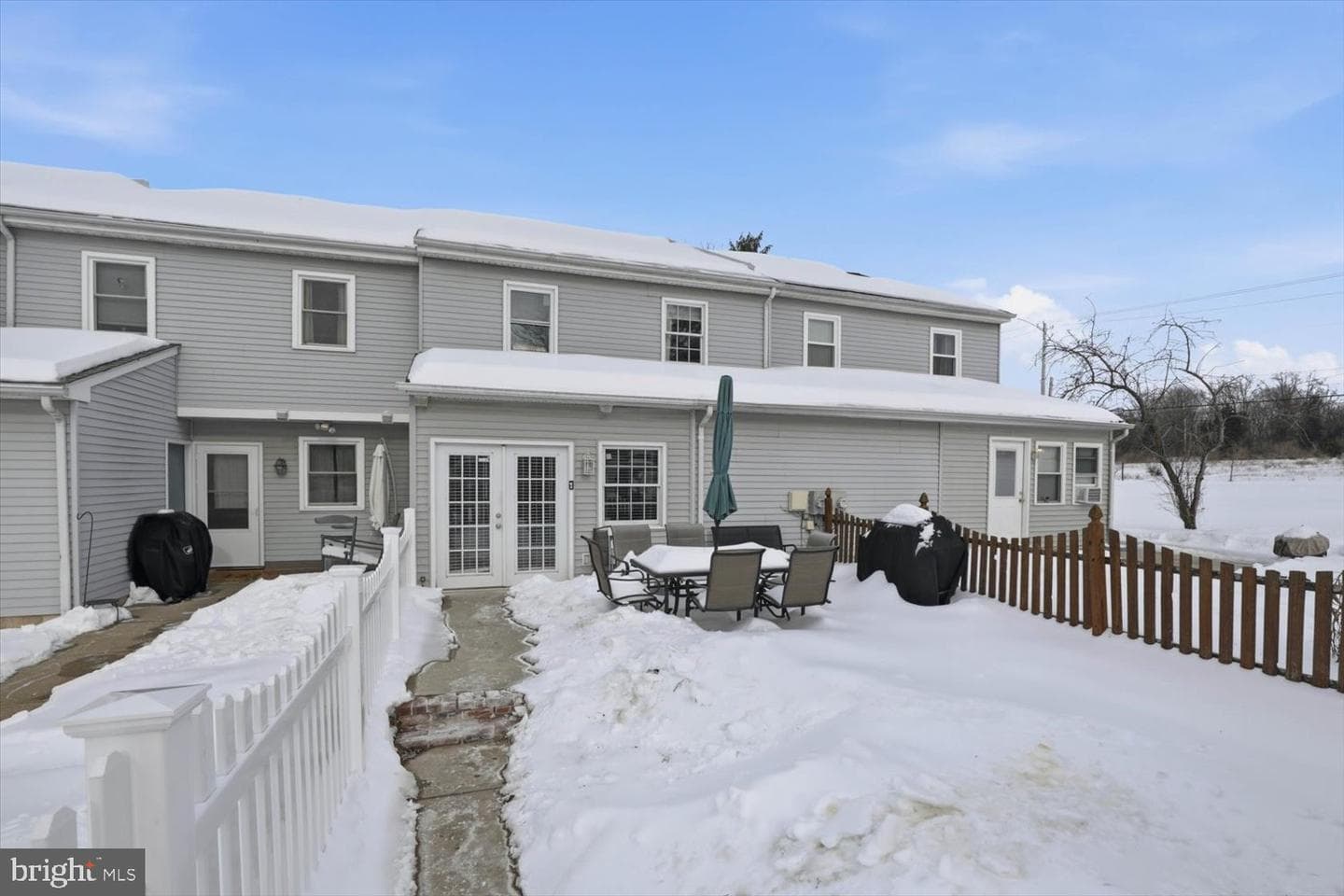 200 Hughes Avenue photo 33