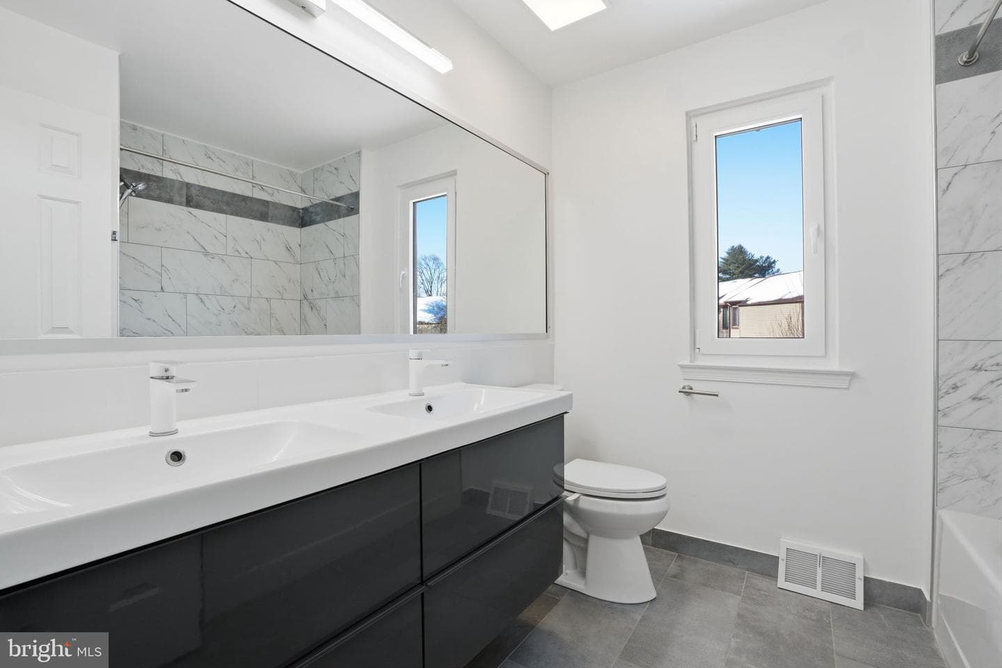 710 Trowbridge Drive photo 16