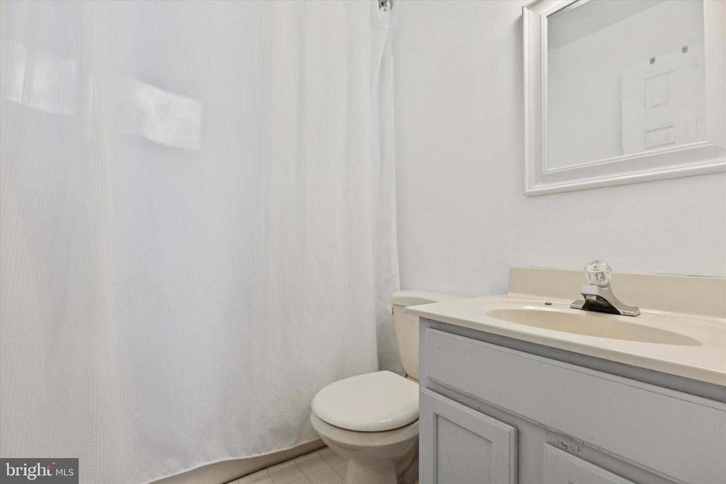 15 Maple Avenue photo 11