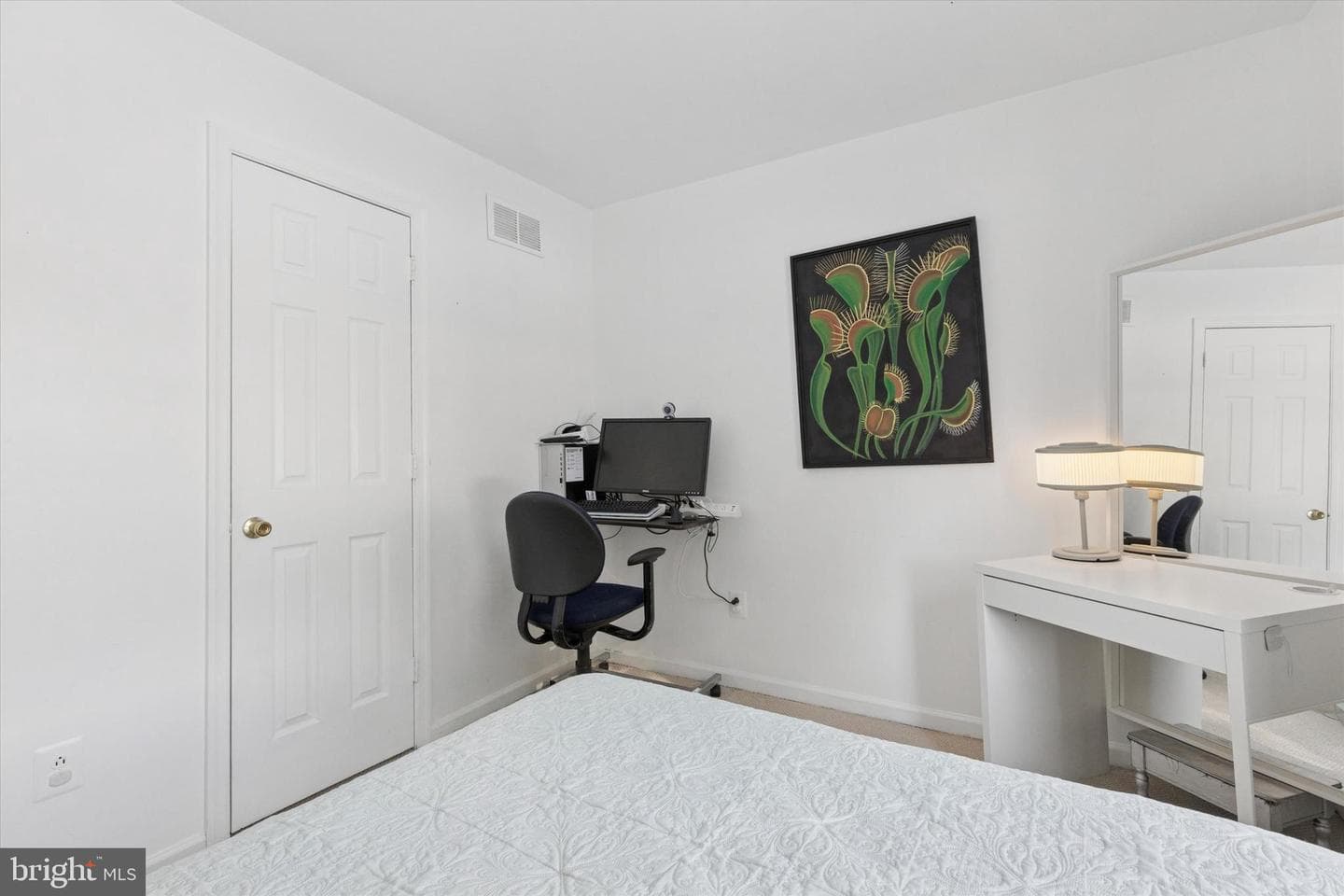 15 Maple Avenue photo 9