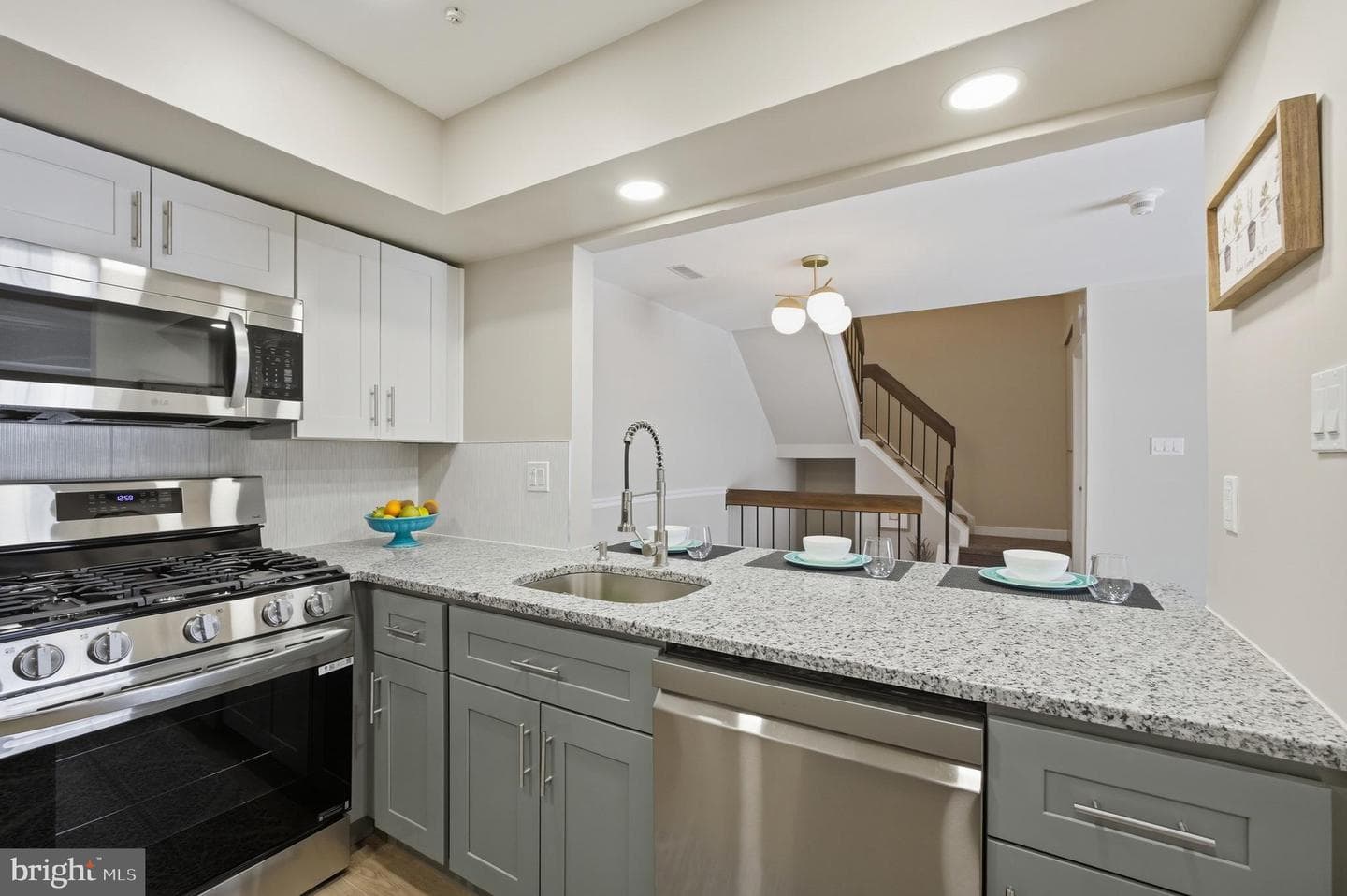 1812 Society Place photo 9