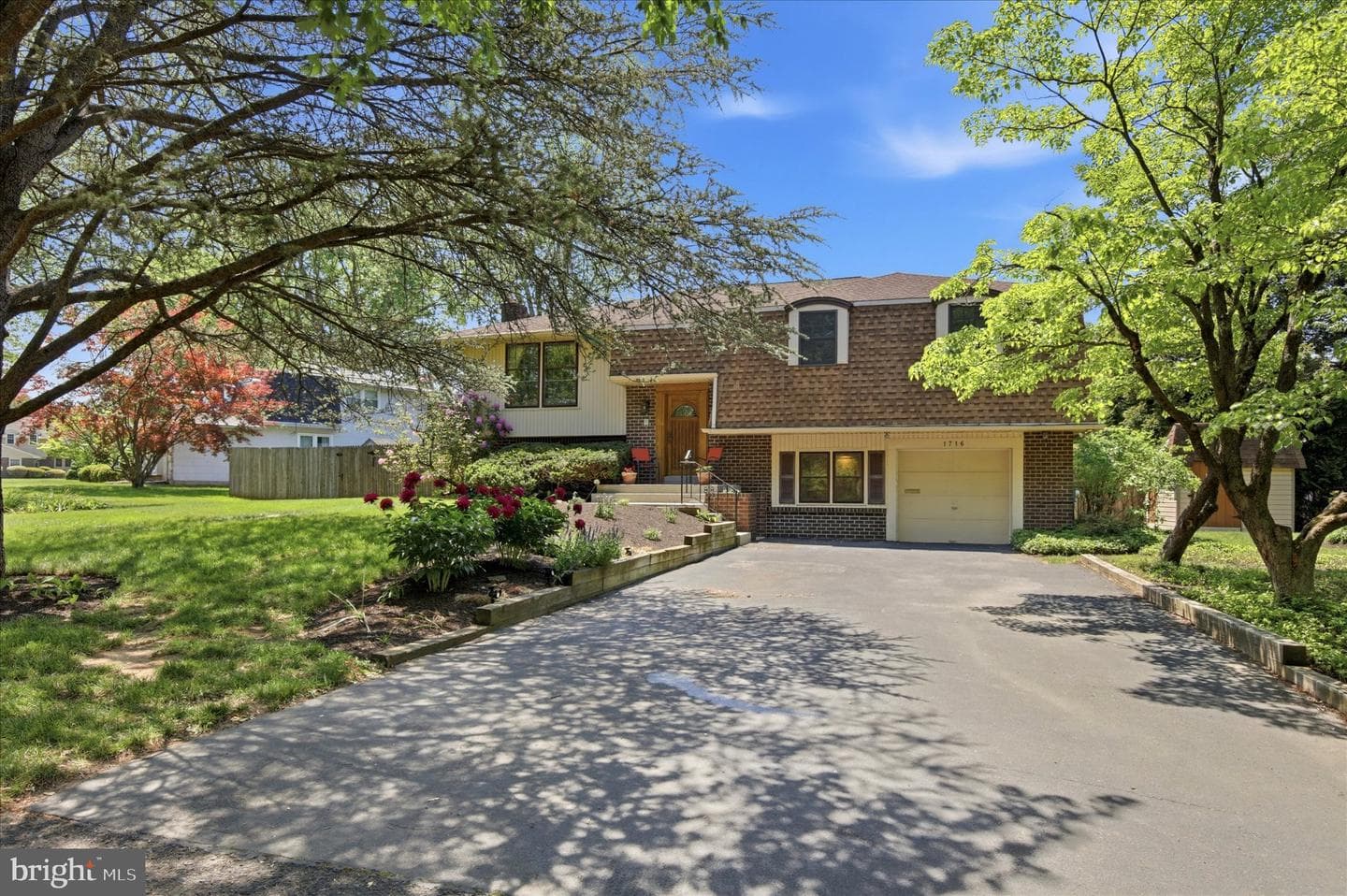 1716 Triumphe Way photo 34