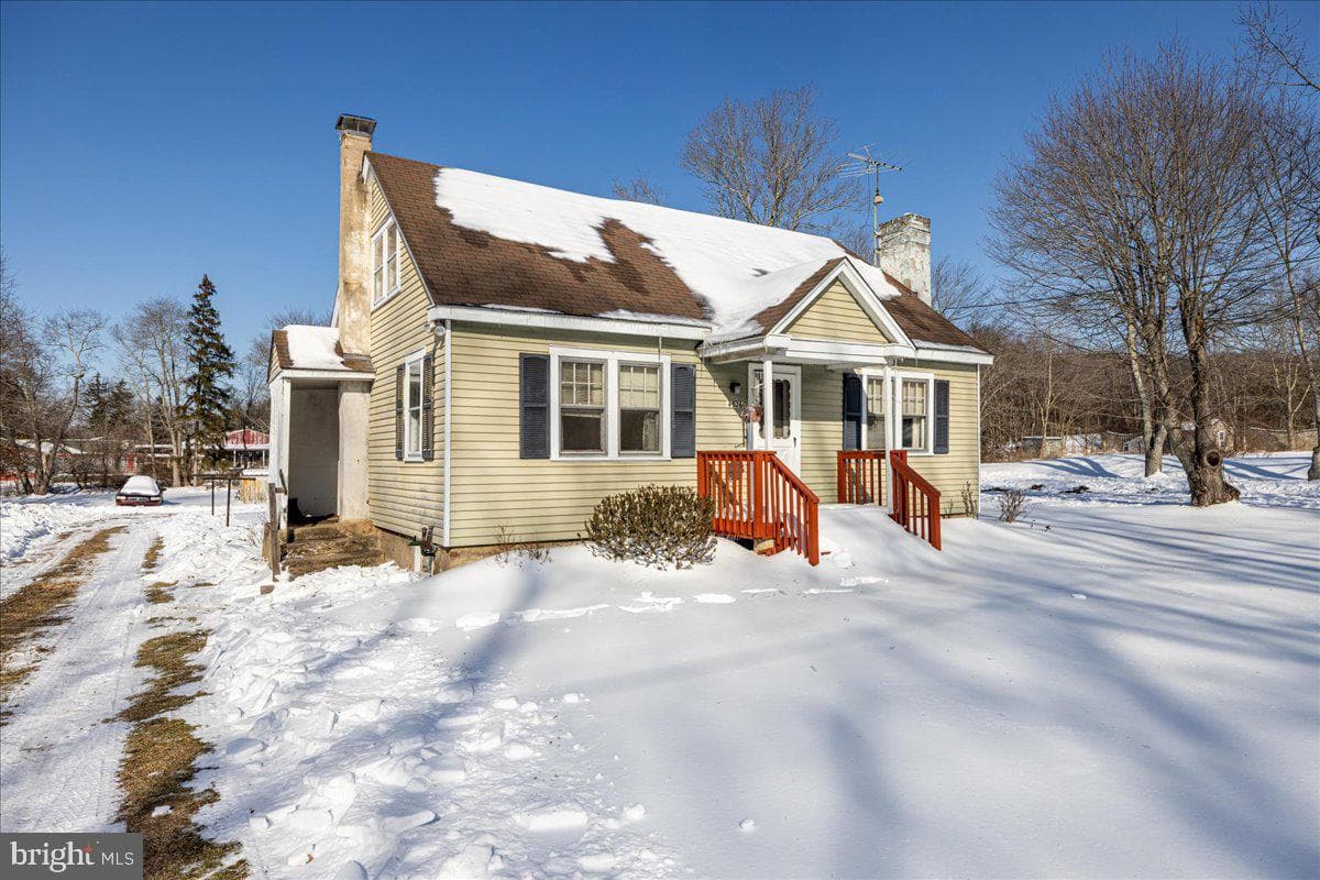 4526 Lower Mountain Road photo 2