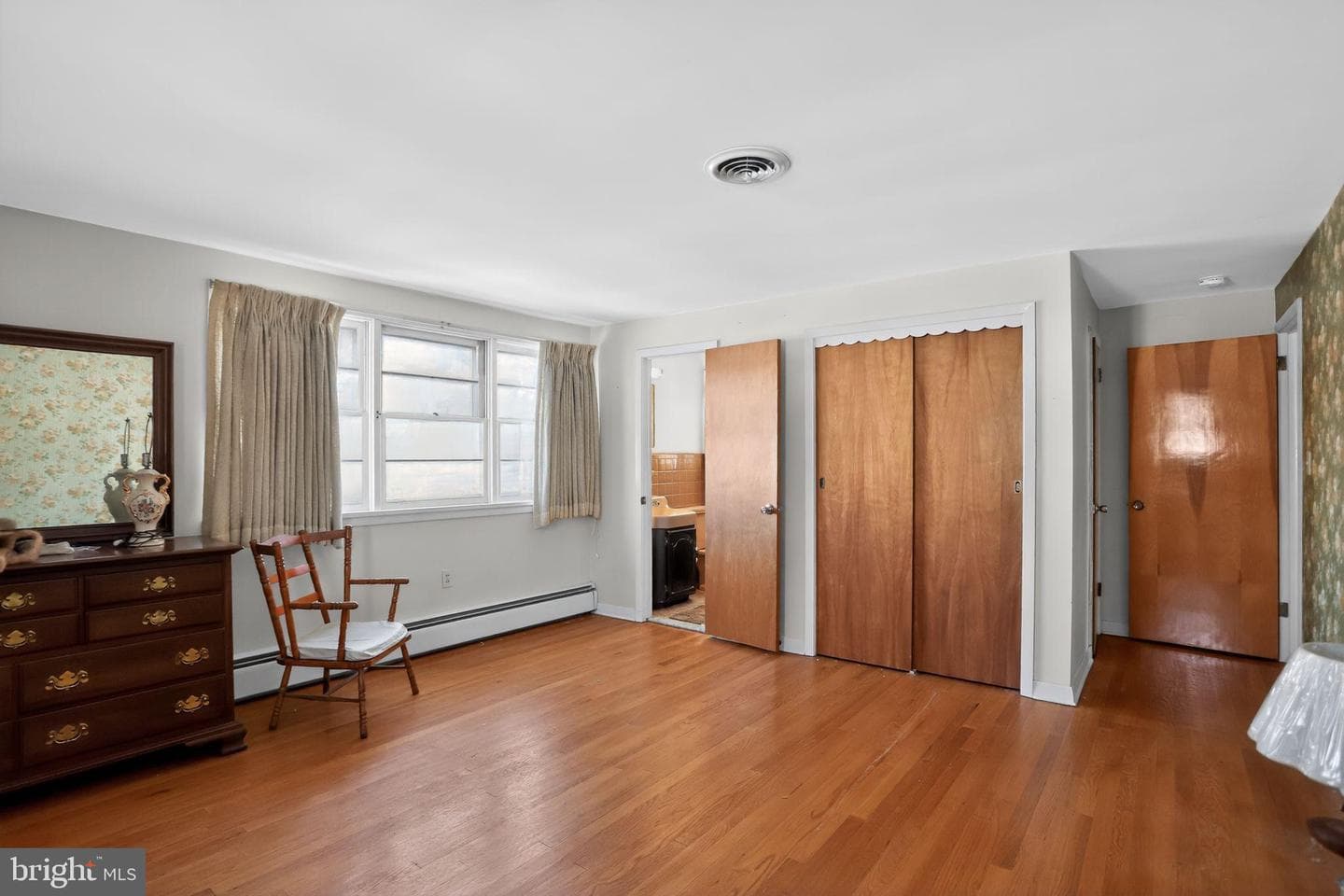 10 Taylor Street photo 9