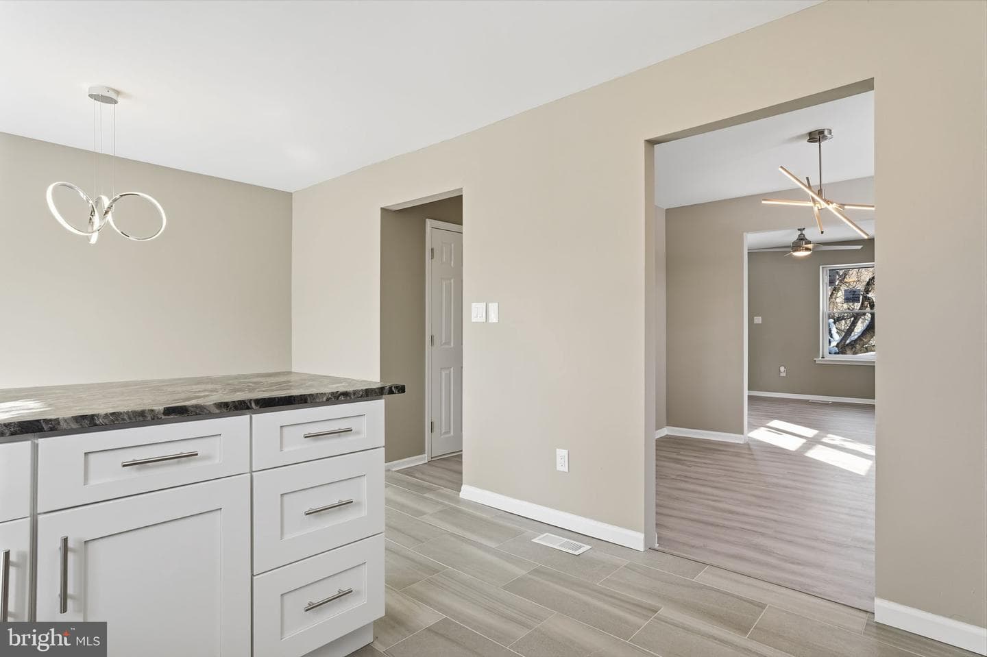 729 Lexington Way photo 13