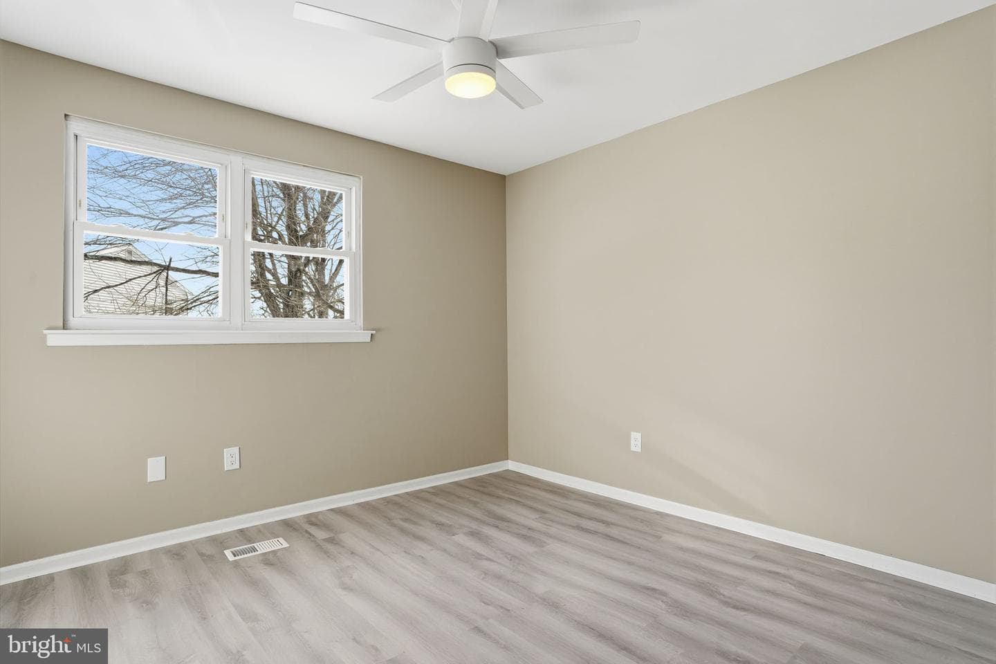 729 Lexington Way photo 22