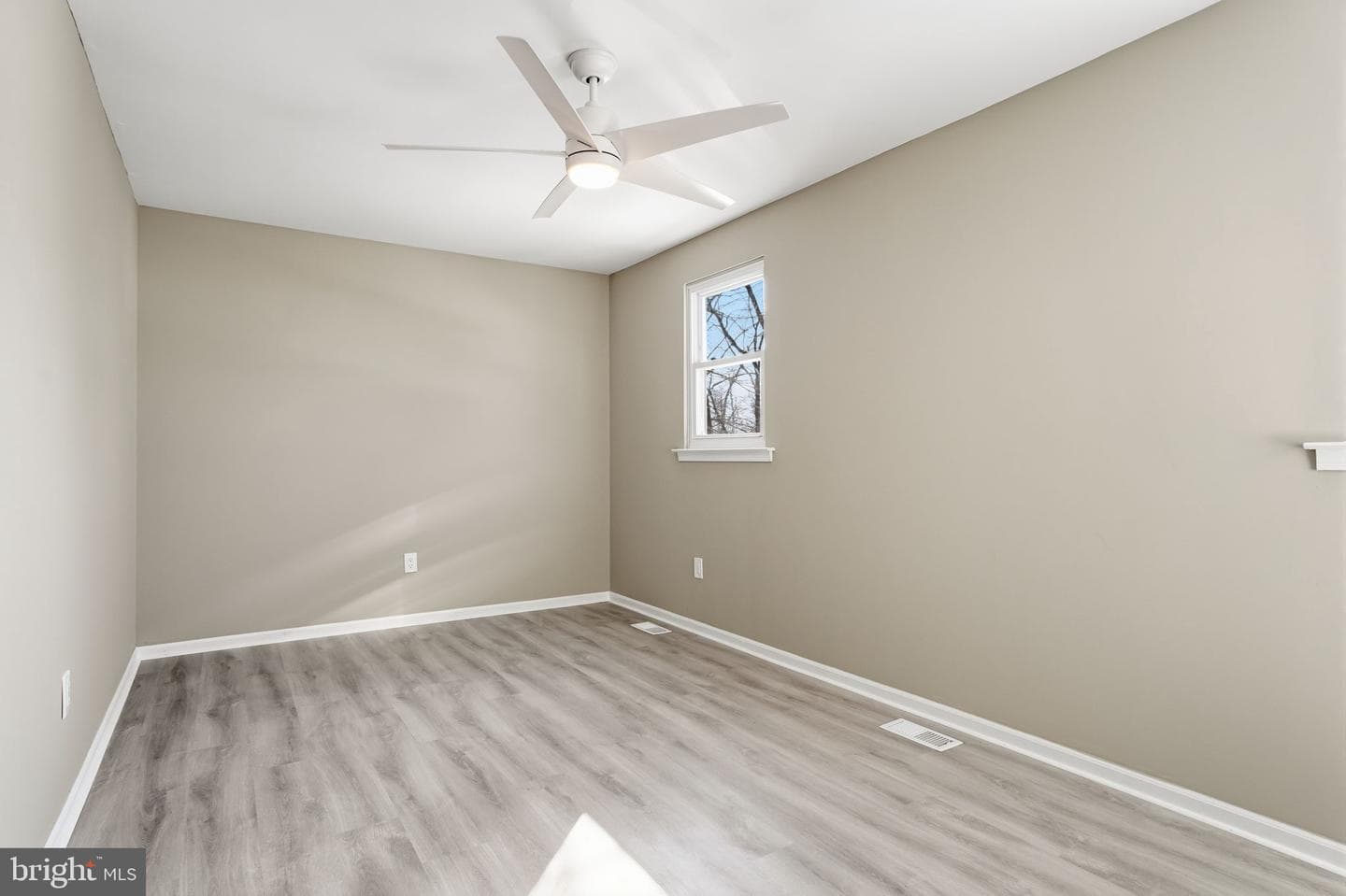 729 Lexington Way photo 25