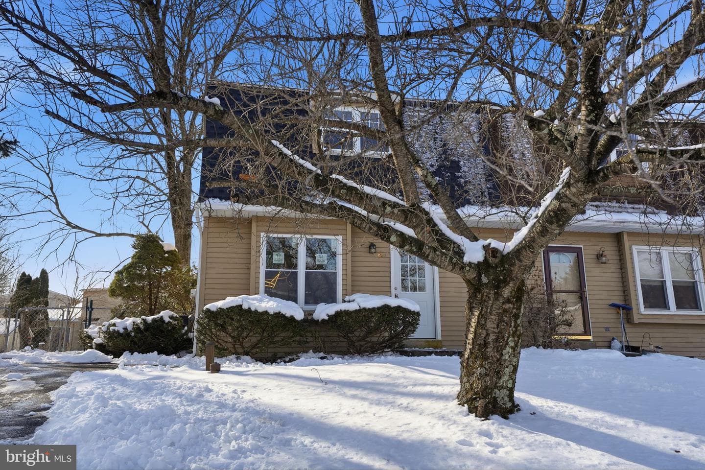 729 Lexington Way photo 33