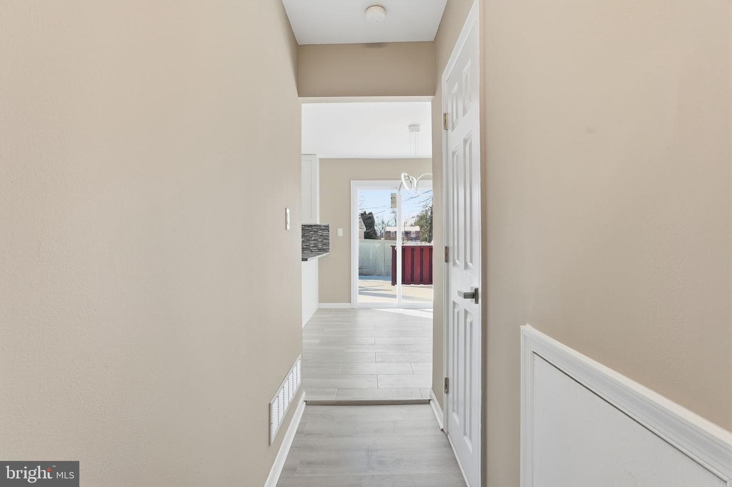 729 Lexington Way photo 7