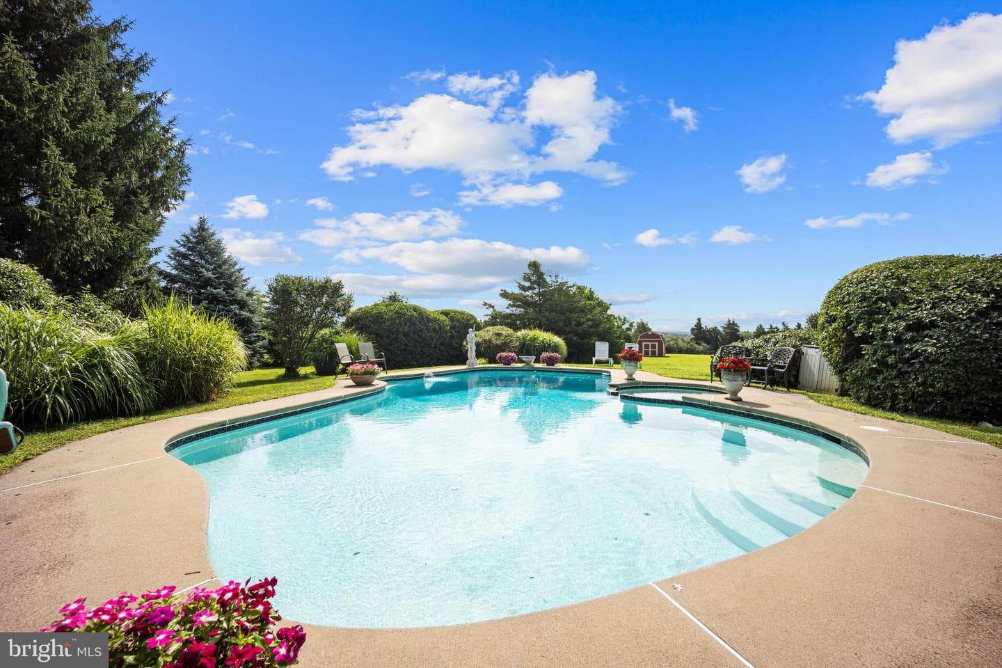 215 E Dark Hollow Road, Pipersville
