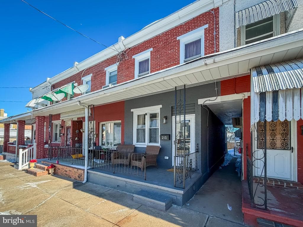 213 New Brook Street photo 2