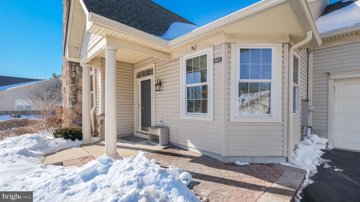 627 Bellflower Road photo 3
