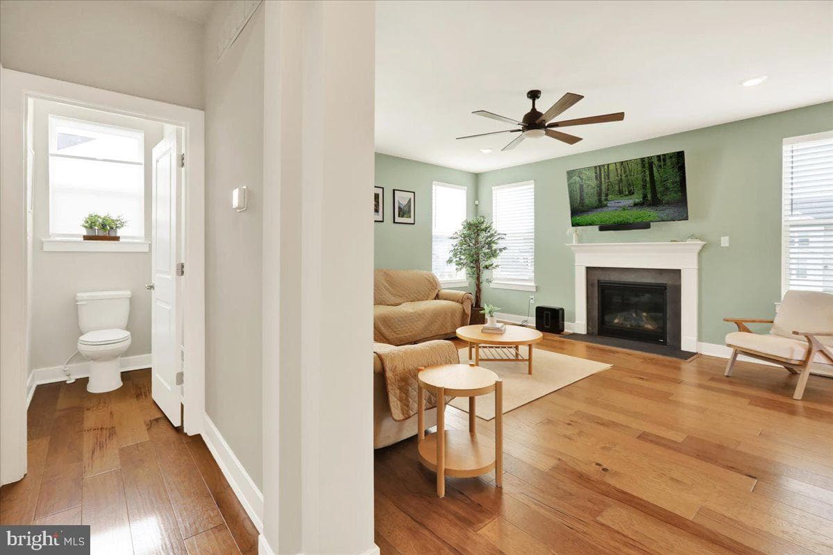 1076 Mariwill Drive photo 10