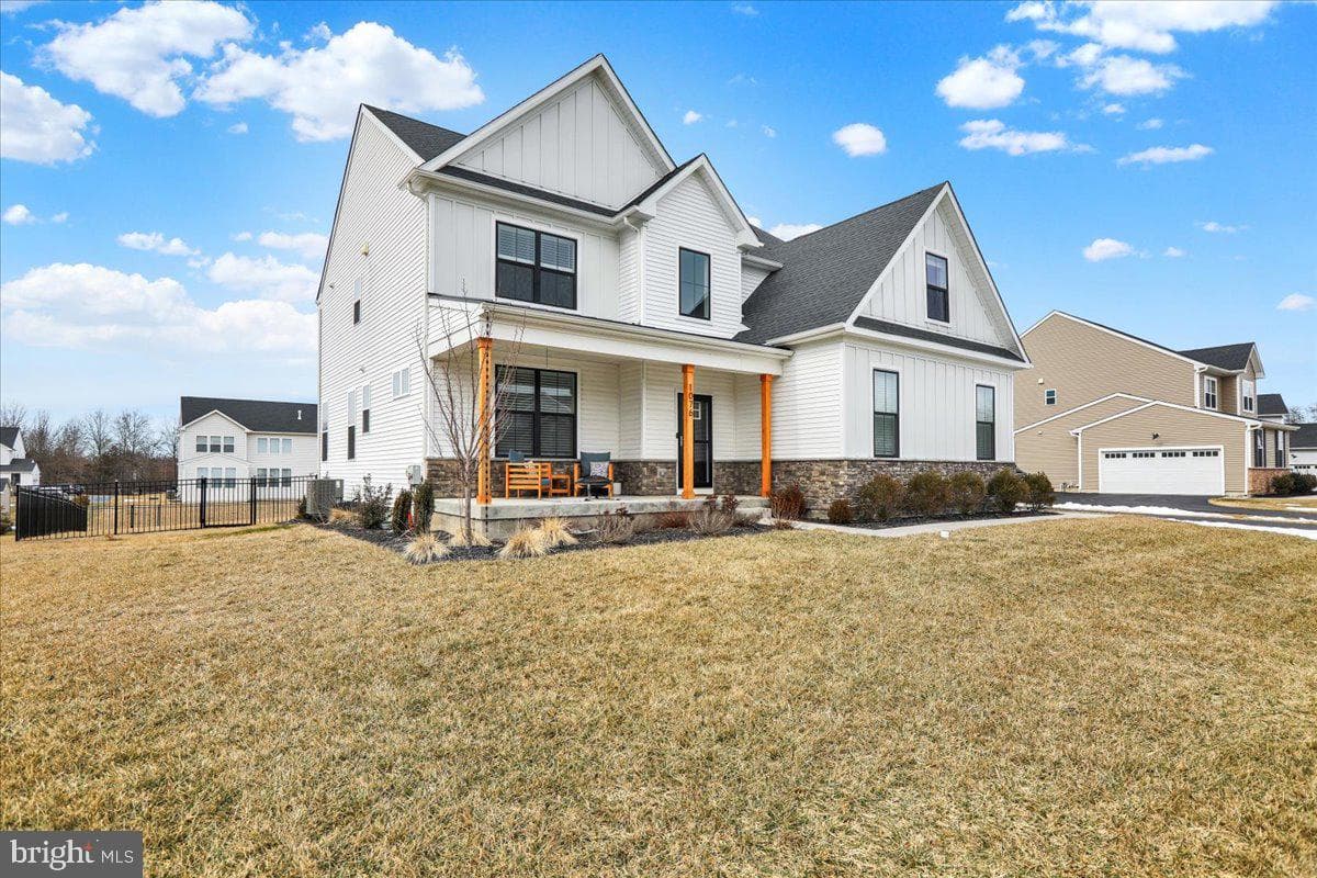 1076 Mariwill Drive photo 2