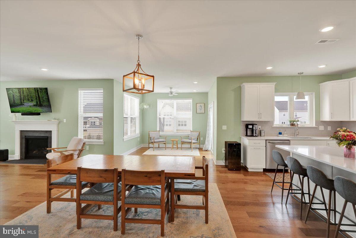 1076 Mariwill Drive photo 22