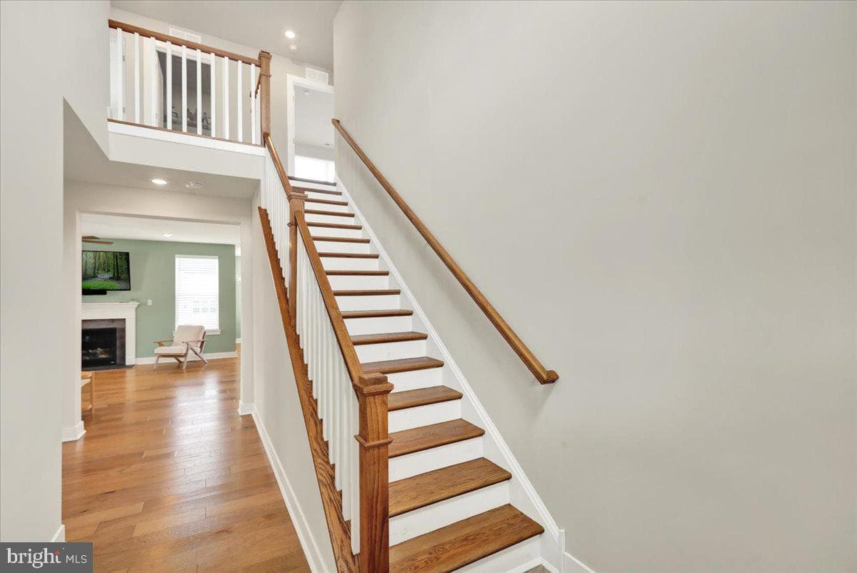 1076 Mariwill Drive photo 6