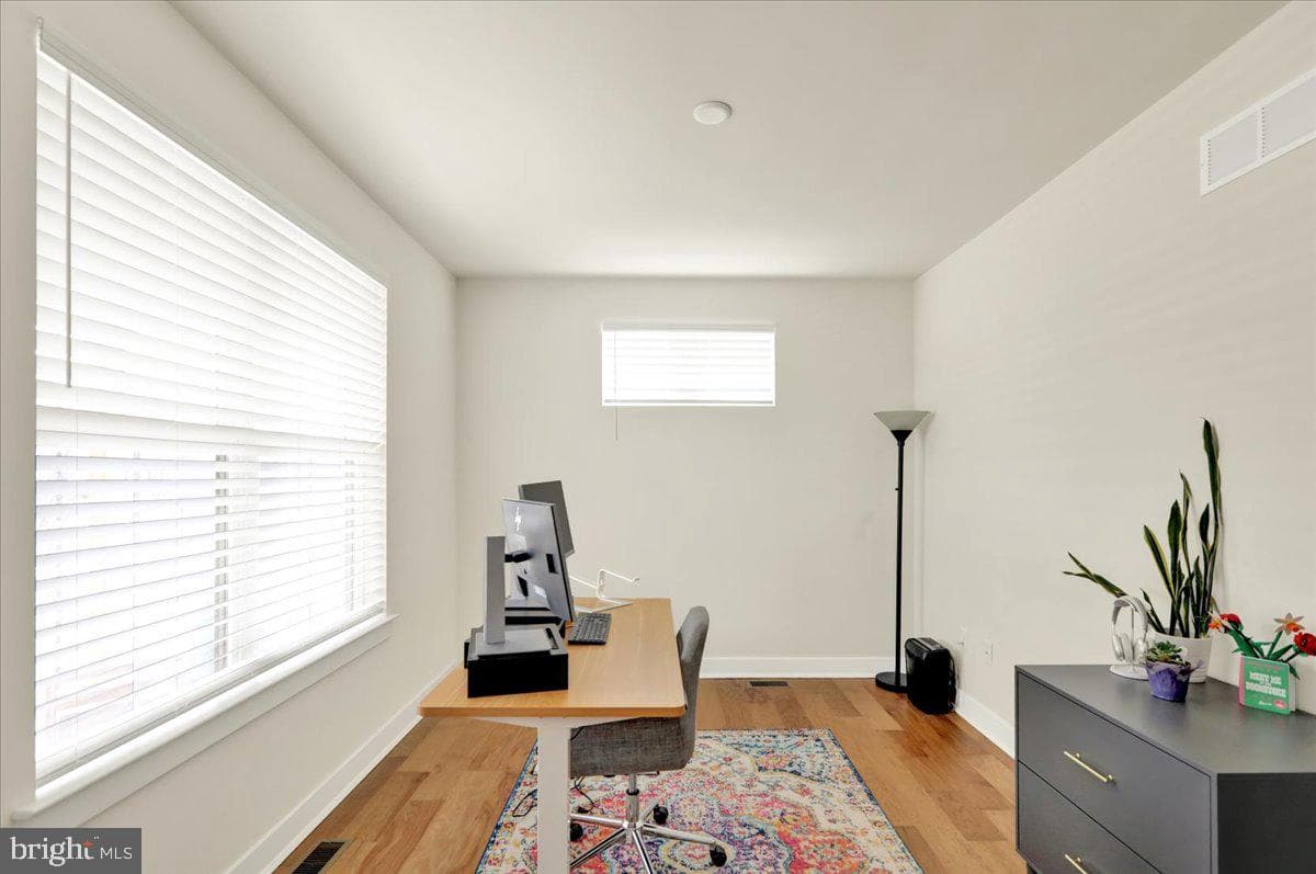 1076 Mariwill Drive photo 8