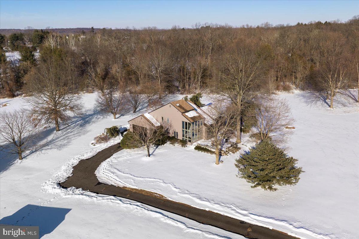 2096 Holicong Road photo 4