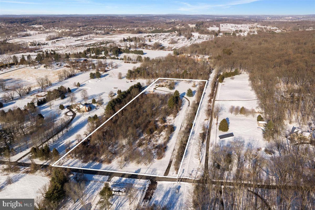 2096 Holicong Road photo 5