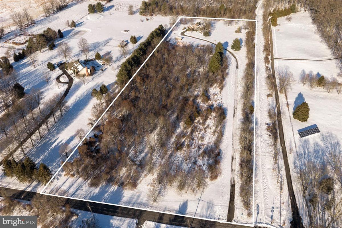 2096 Holicong Road photo 6