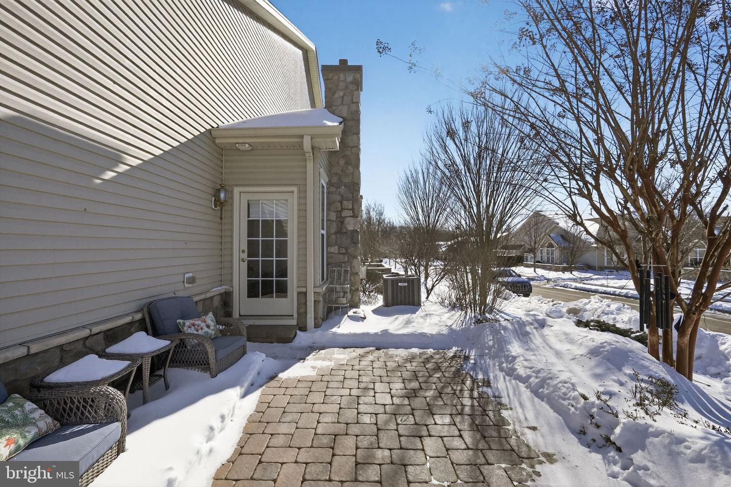 284 Willow Drive photo 3