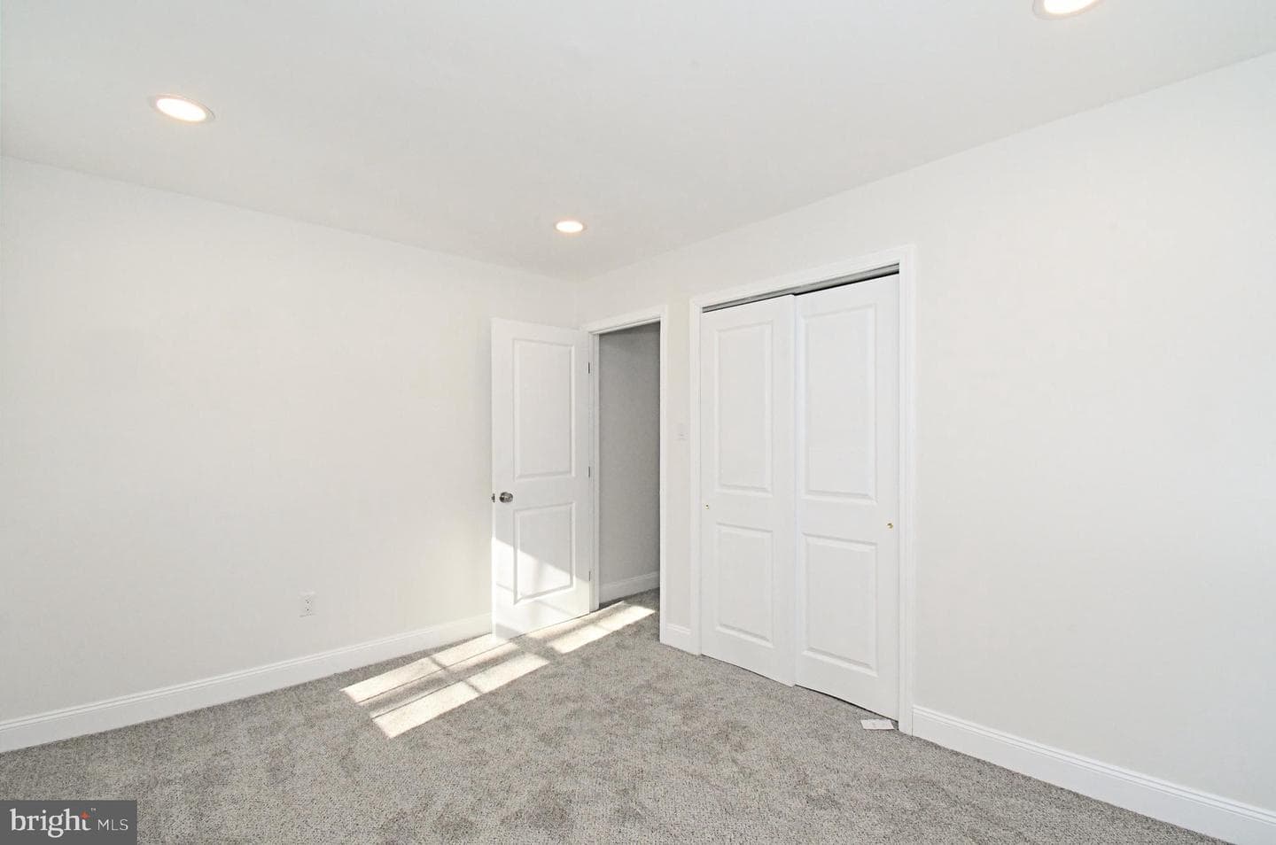 2980 Yorkshire Road photo 54