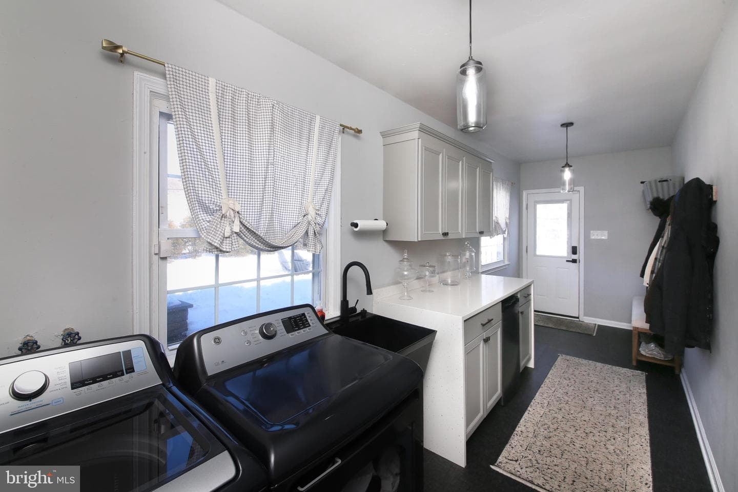 543 Green Valley Road photo 22