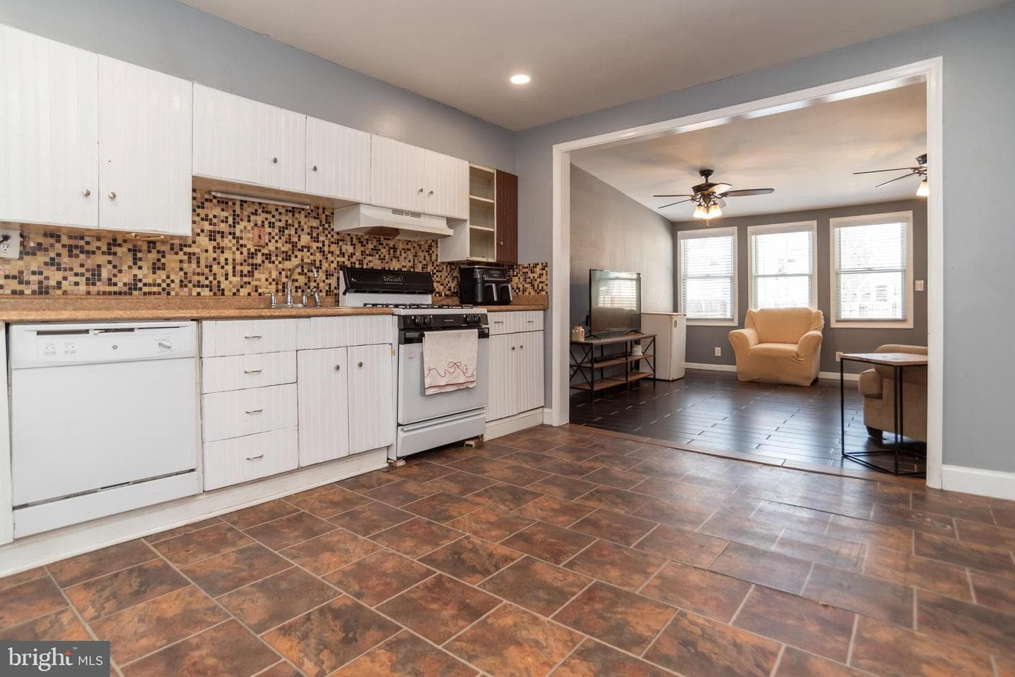 435 Cedar Street Street photo 10