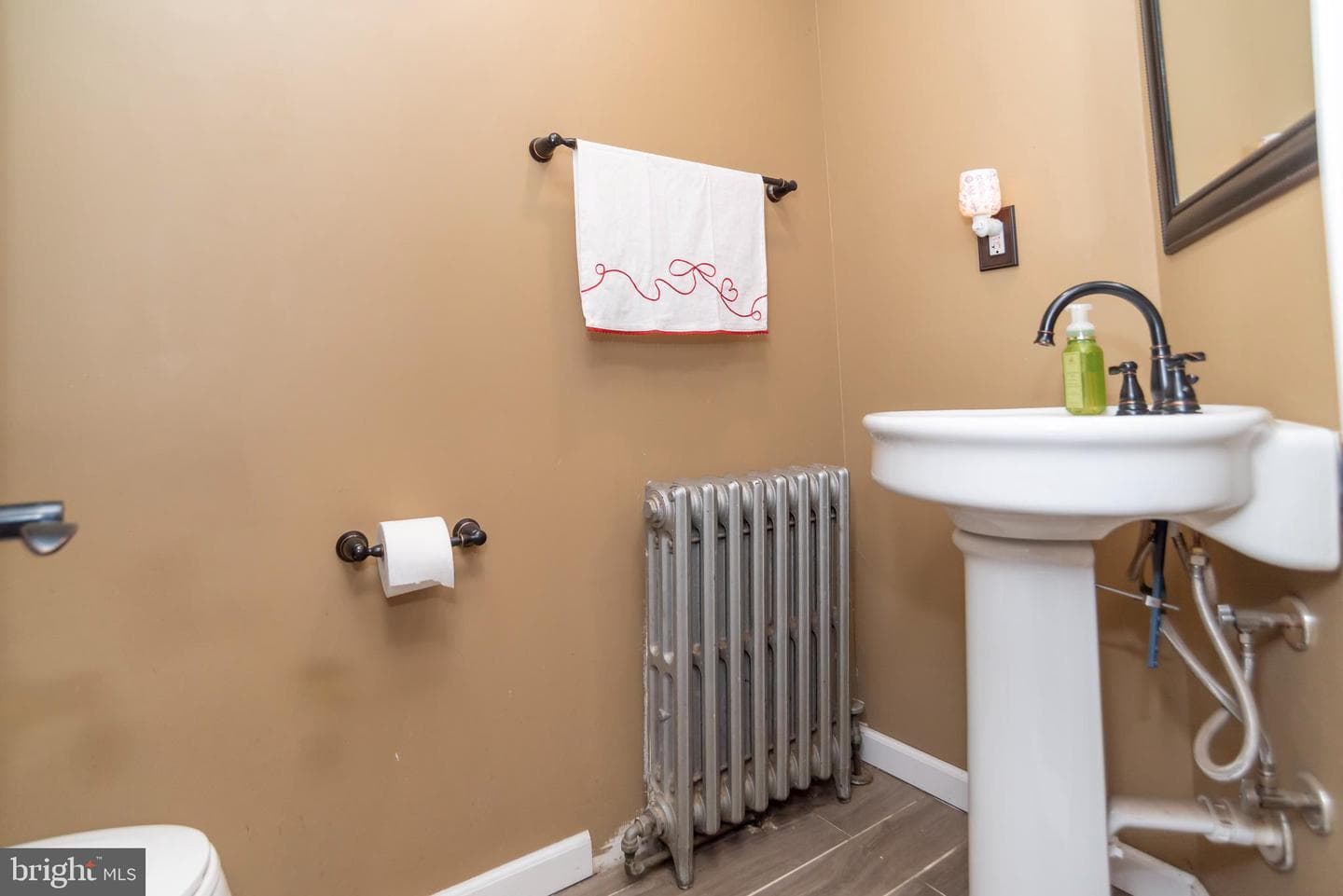 435 Cedar Street Street photo 9