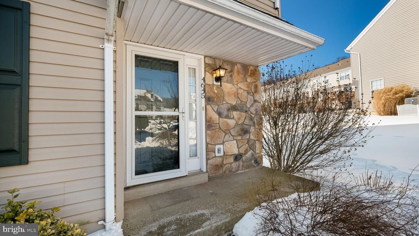 4645 Louise Saint Claire Drive photo 2