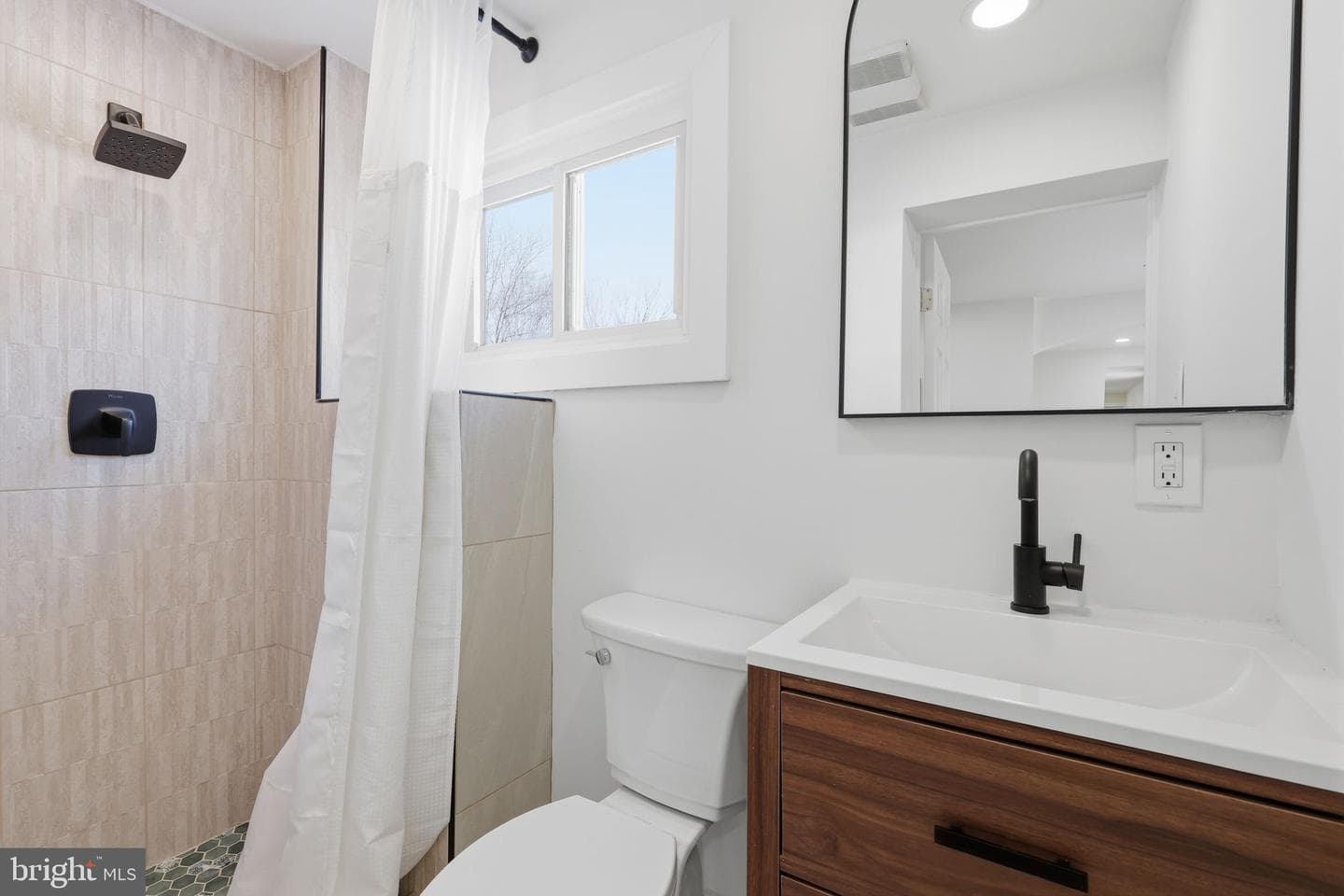 509 Pond Street photo 13