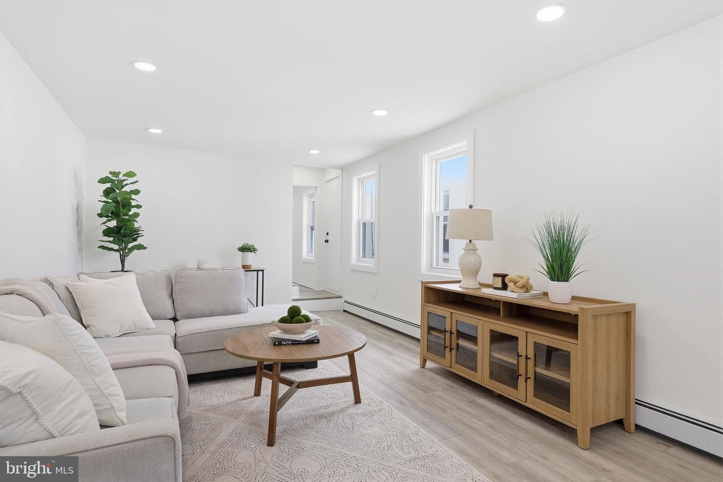 509 Pond Street photo 5