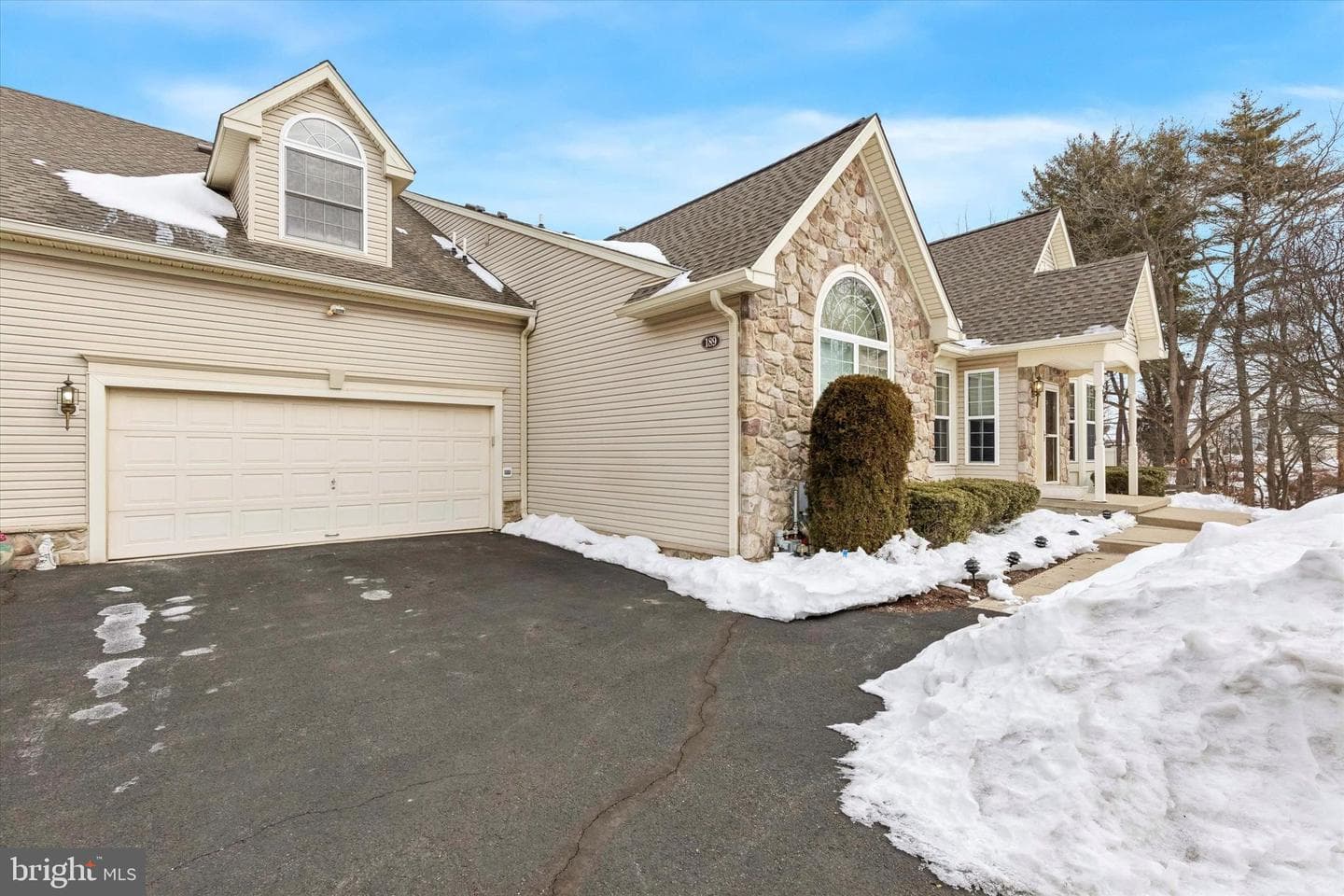 189 Villa Drive photo 2