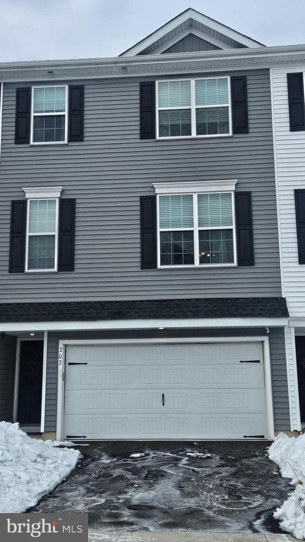 202 Pond View Court